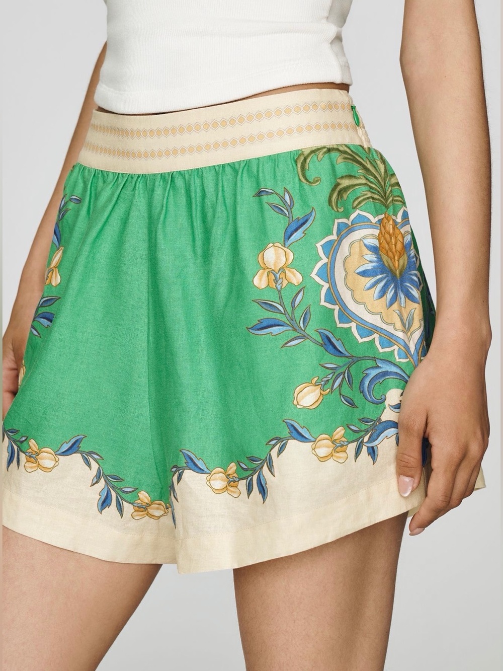 FARM RIO linen blend floral pull on shorts feminine bohemian whimsical Size M